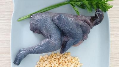 Gà ác là gà gì, giá bao nhiêu? Cách phân biệt gà ác và gà ri